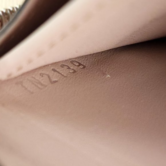 TN2139 - Louis Vuitton Mahina Zippy Wallet - Picture 9 of 9